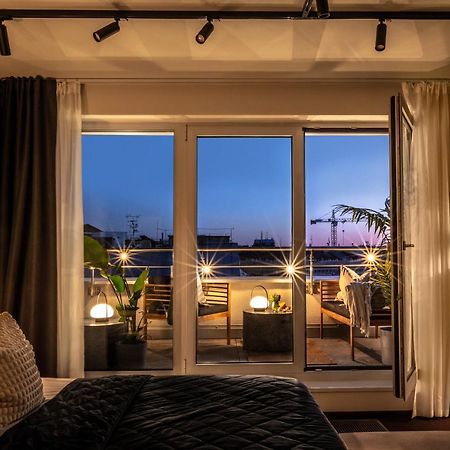 Turnkey I Central Apartment With Terrace Прага Екстериор снимка