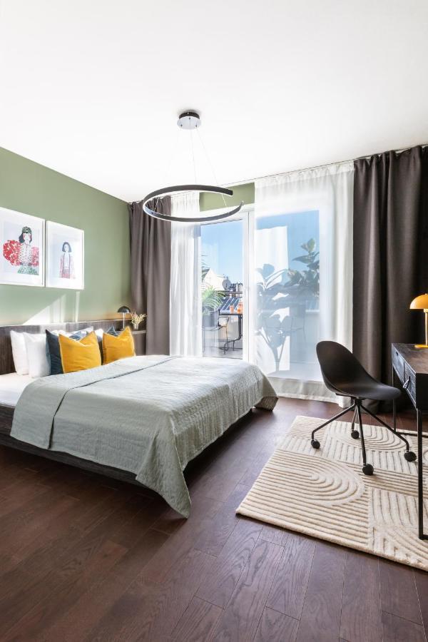 Turnkey I Central Apartment With Terrace Прага Екстериор снимка
