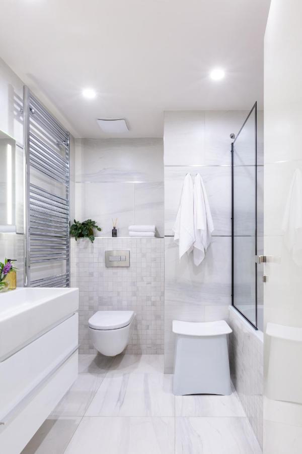 Turnkey I Central Apartment With Terrace Прага Екстериор снимка